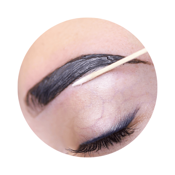 EZORA Beauty- & Kosmetikstudio in Laubach - Augenbrauen Färben